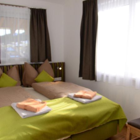 Apartment Haus Van Der Leij Russbach am Pass Gschütt Oda fotoğraf