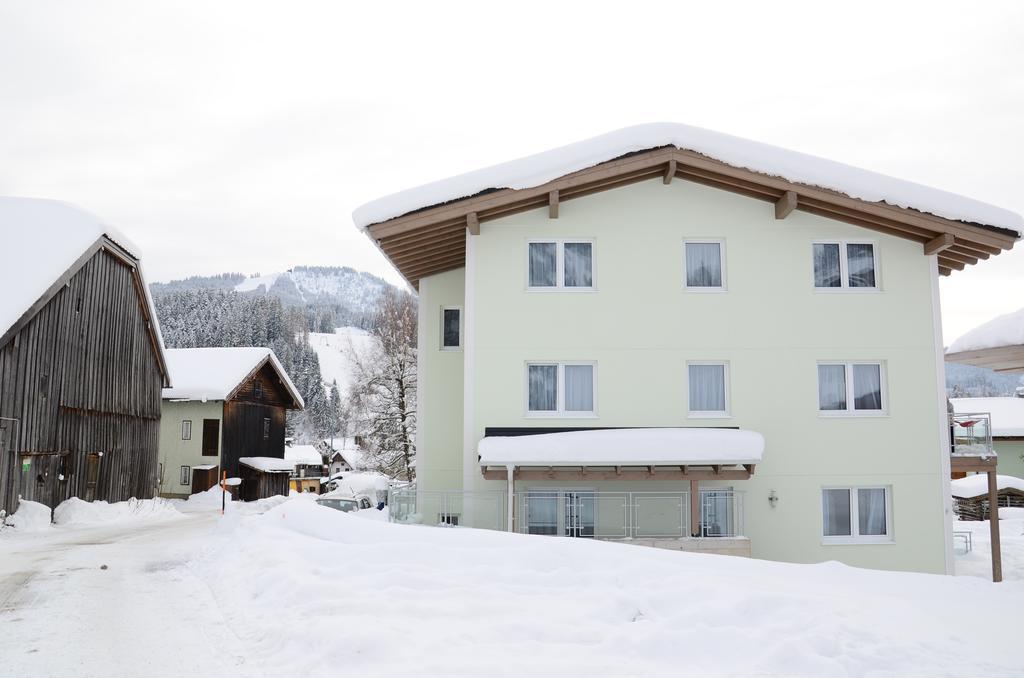 Apartment Haus Van Der Leij Russbach am Pass Gschütt Dış mekan fotoğraf