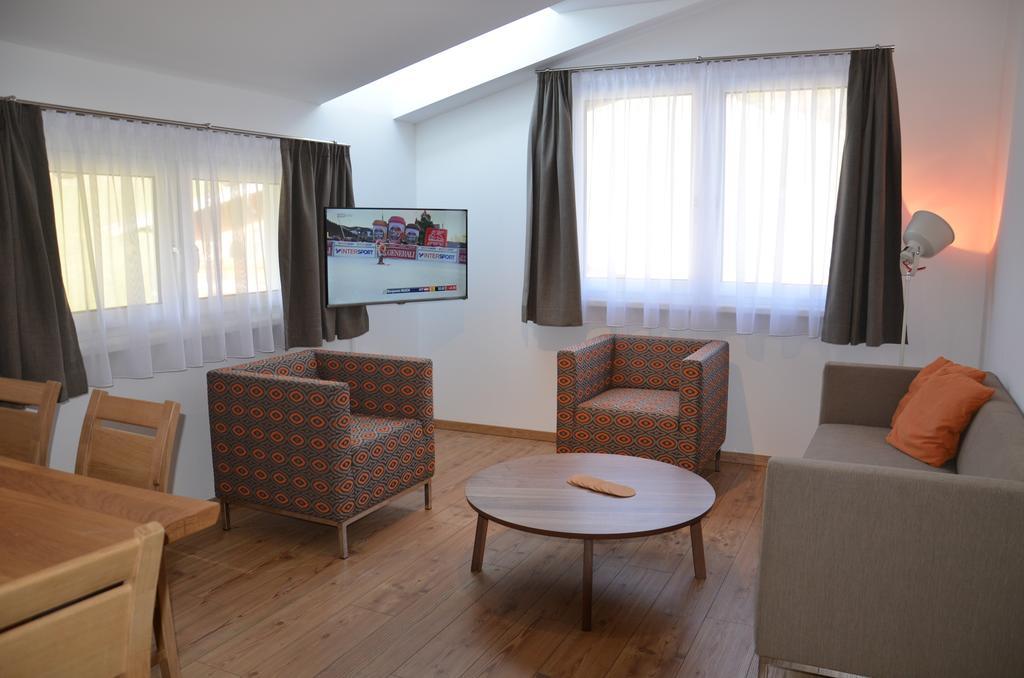 Apartment Haus Van Der Leij Russbach am Pass Gschütt Oda fotoğraf