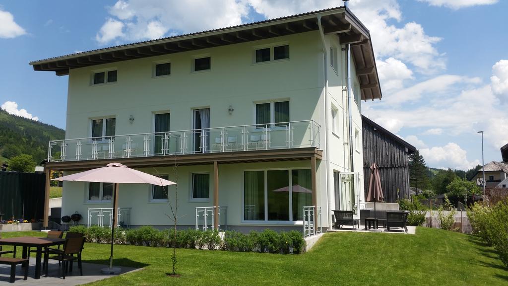 Apartment Haus Van Der Leij Russbach am Pass Gschütt Dış mekan fotoğraf