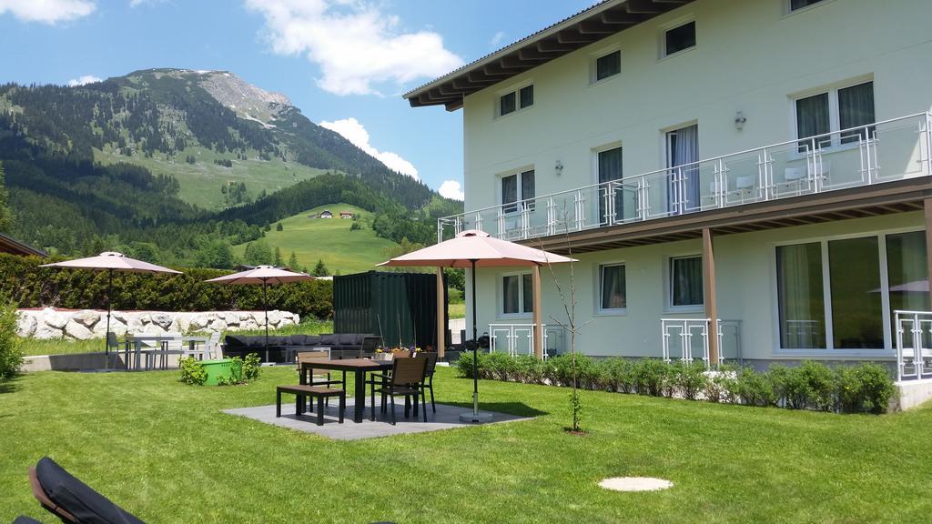Apartment Haus Van Der Leij Russbach am Pass Gschütt Dış mekan fotoğraf